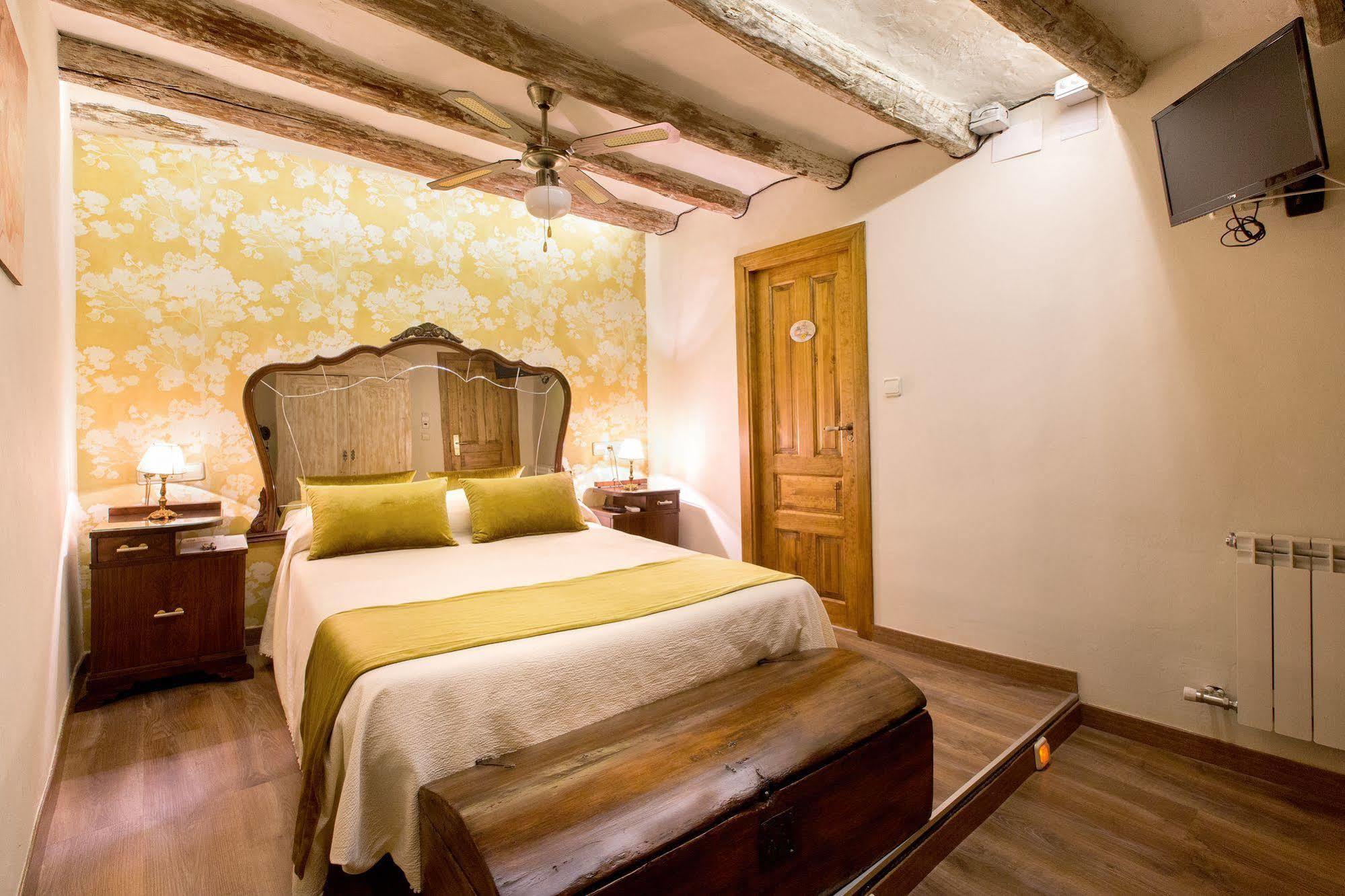 Hotel Villa San Jorge Azanúy エクステリア 写真